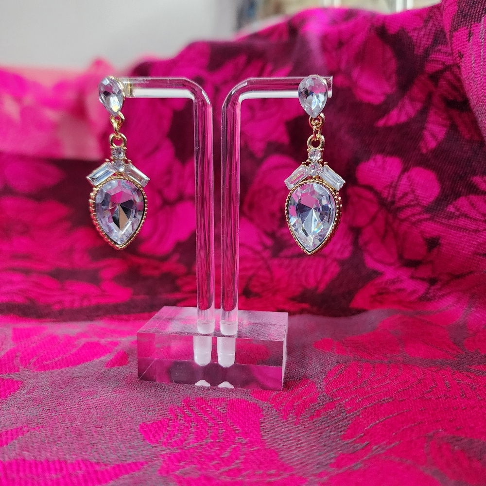 Clear Faceted Crystal Teardrop Statement Earrings NWOT.